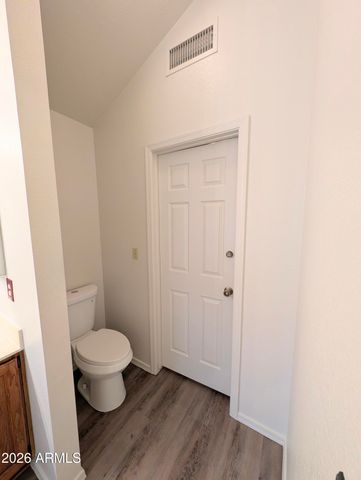 2325 E LAKECREST Drive, Gilbert, AZ 85234