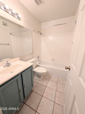 2325 E LAKECREST Drive, Gilbert, AZ 85234