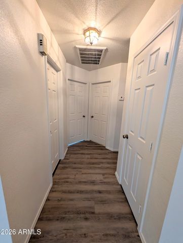 2325 E LAKECREST Drive, Gilbert, AZ 85234