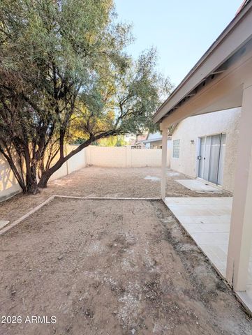 2325 E LAKECREST Drive, Gilbert, AZ 85234