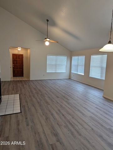 2325 E LAKECREST Drive, Gilbert, AZ 85234