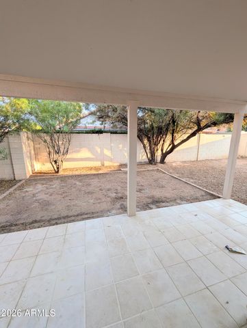 2325 E LAKECREST Drive, Gilbert, AZ 85234