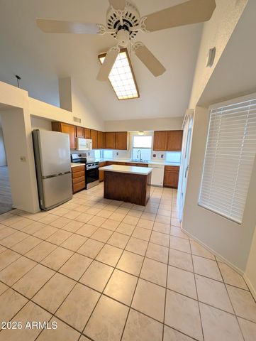 2325 E LAKECREST Drive, Gilbert, AZ 85234