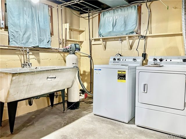 280 Maple Avenue, Hamburg, NY 14075