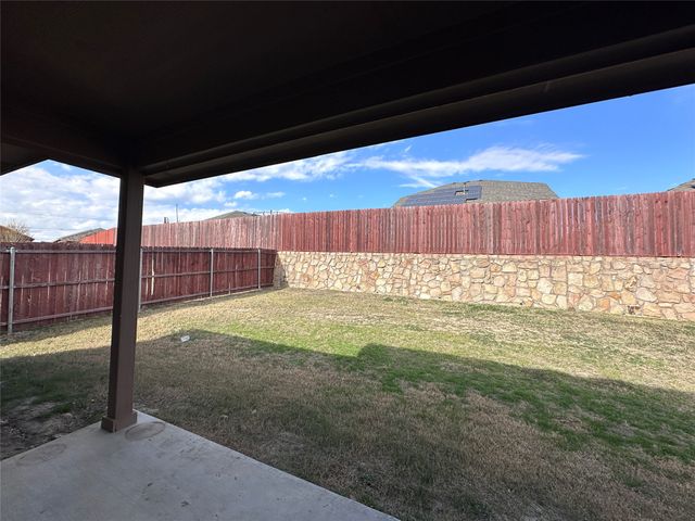 10128 Huntersville Trail, Fort Worth, TX 76108