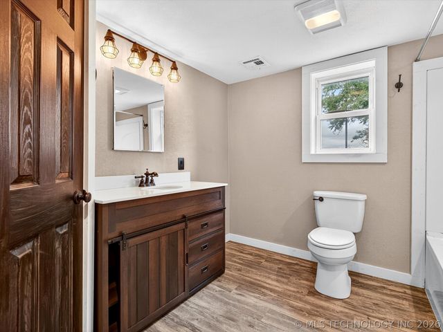 396950 W 1300 Road, Dewey, OK 74029