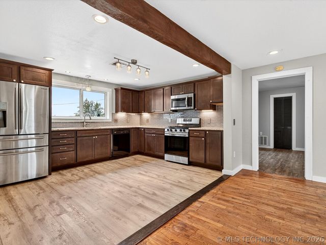 396950 W 1300 Road, Dewey, OK 74029