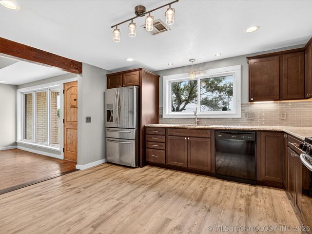 396950 W 1300 Road, Dewey, OK 74029