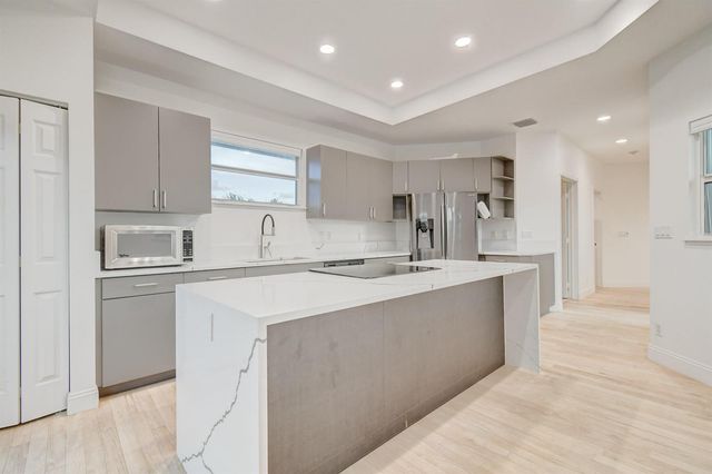 21 Oceanview Drive C, Ocean Ridge, FL 33435
