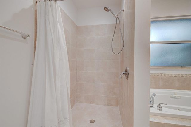 21 Oceanview Drive C, Ocean Ridge, FL 33435