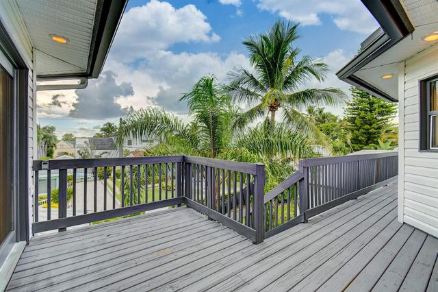 21 Oceanview Drive C, Ocean Ridge, FL 33435
