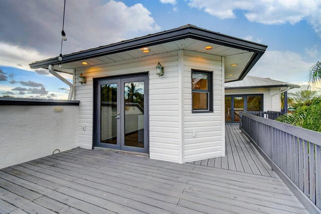 21 Oceanview Drive C, Ocean Ridge, FL 33435