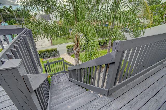 21 Oceanview Drive C, Ocean Ridge, FL 33435