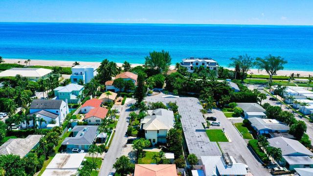 21 Oceanview Drive C, Ocean Ridge, FL 33435