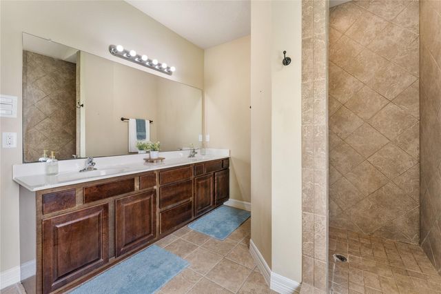 11731 Diamond Court, Mont Belvieu, TX 77535