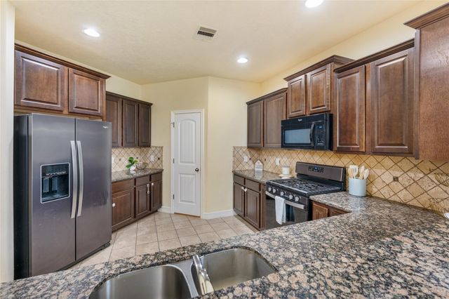 11731 Diamond Court, Mont Belvieu, TX 77535
