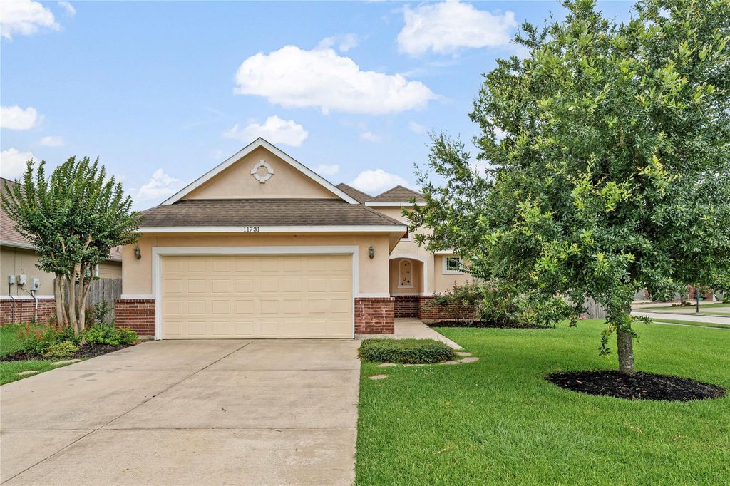 11731 Diamond Court, Mont Belvieu, TX 77535