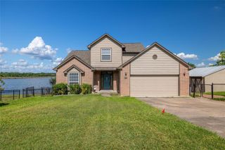 111 7th Avenue, Onalaska, TX 77360