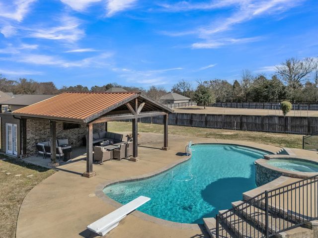 12118 Copper Circle, Lindale, TX 75706