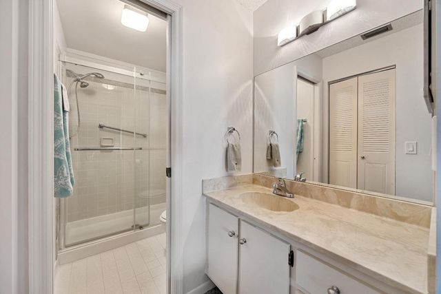 7673 Tahiti Lane 203, Lake Worth, FL 33467