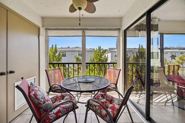 7673 Tahiti Lane 203, Lake Worth, FL 33467