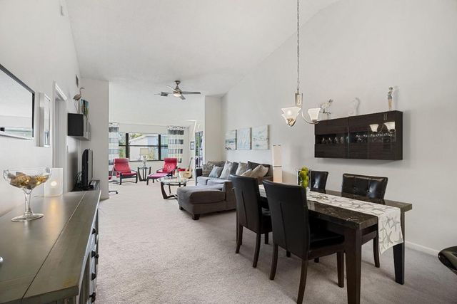 7673 Tahiti Lane 203, Lake Worth, FL 33467