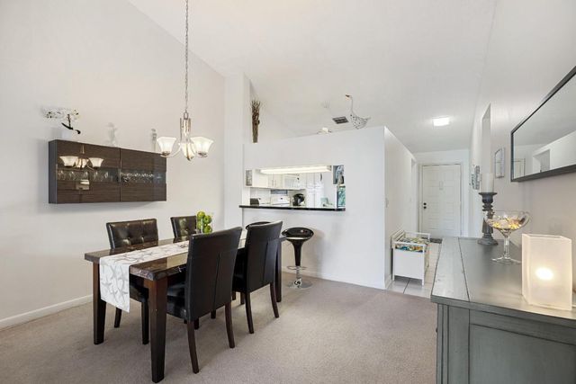 7673 Tahiti Lane 203, Lake Worth, FL 33467