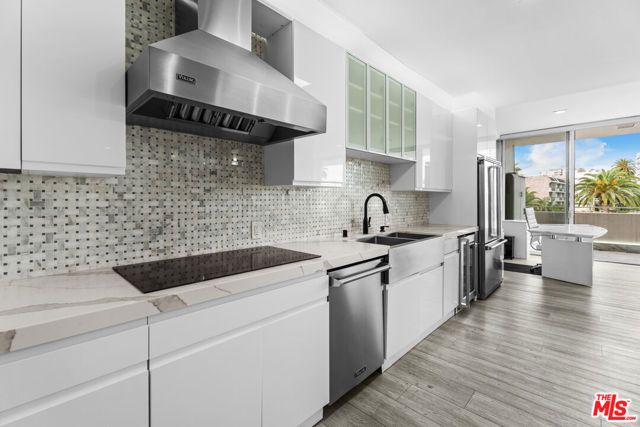 1333 S Beverly Glen Boulevard 605, Los Angeles, CA 90024