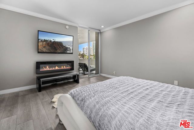 1333 S Beverly Glen Boulevard 605, Los Angeles, CA 90024