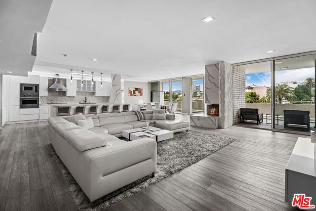 1333 S Beverly Glen Boulevard 605, Los Angeles, CA 90024