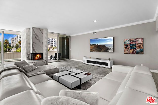 1333 S Beverly Glen Boulevard 605, Los Angeles, CA 90024