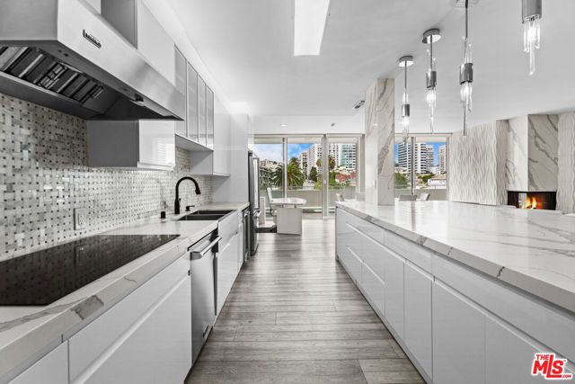 1333 S Beverly Glen Boulevard 605, Los Angeles, CA 90024