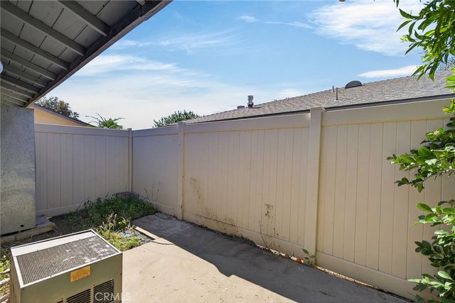 2891 Canyon Crest 32, Riverside, CA 92507