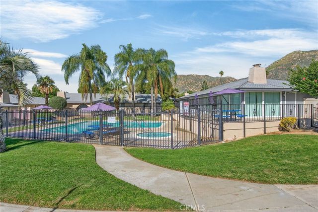 2891 Canyon Crest 32, Riverside, CA 92507