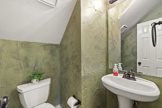 1734 Emerald Lake Court, Houston, TX 77062