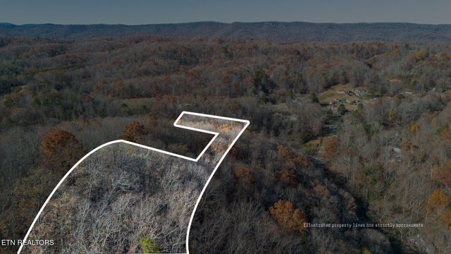 2020 Ruritan Rd, Harriman, TN 37748