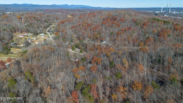 2020 Ruritan Rd, Harriman, TN 37748