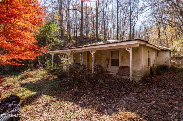 2020 Ruritan Rd, Harriman, TN 37748