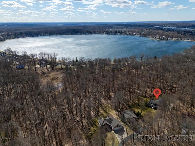 7389 Silver Ridge Drive, Rockford, MI 49341