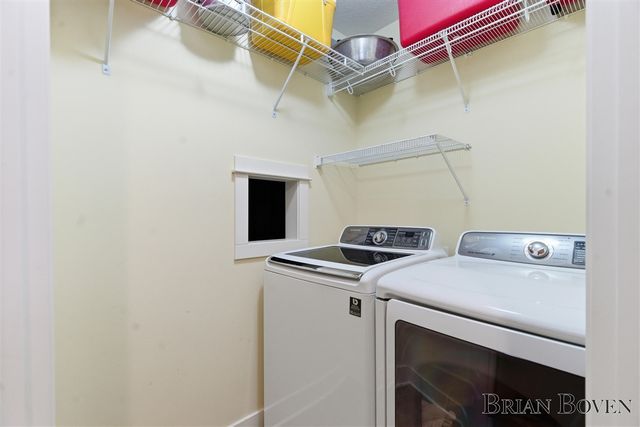 7389 Silver Ridge Drive, Rockford, MI 49341