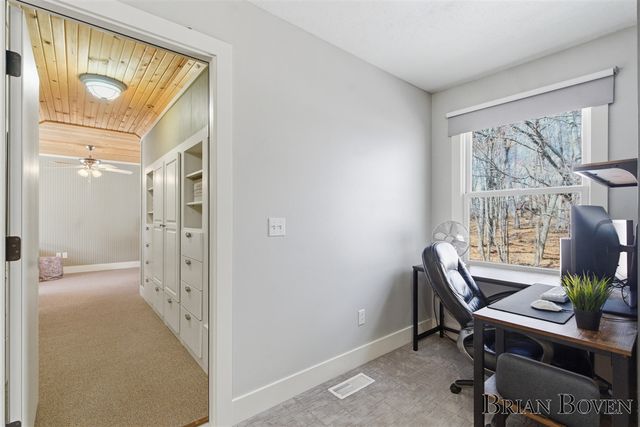 7389 Silver Ridge Drive, Rockford, MI 49341