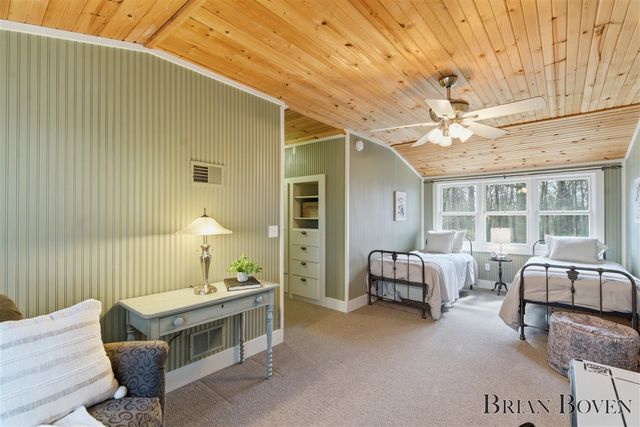 7389 Silver Ridge Drive, Rockford, MI 49341