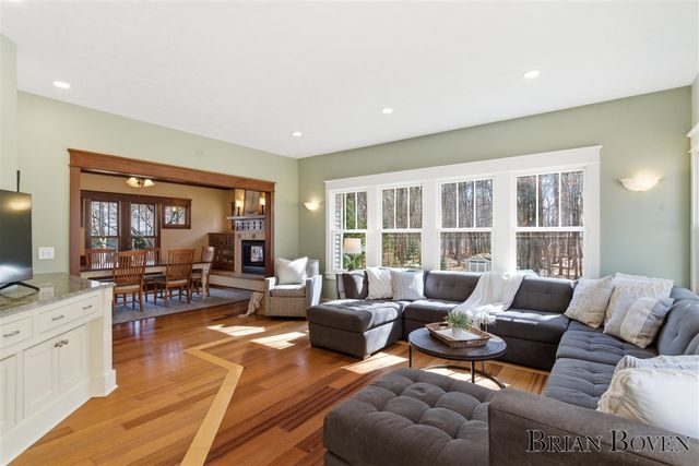 7389 Silver Ridge Drive, Rockford, MI 49341