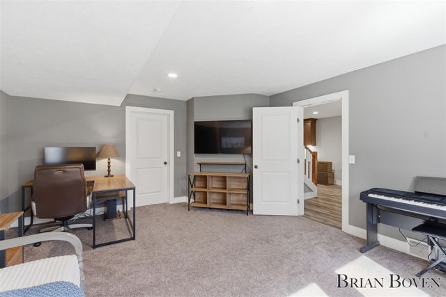 7389 Silver Ridge Drive, Rockford, MI 49341