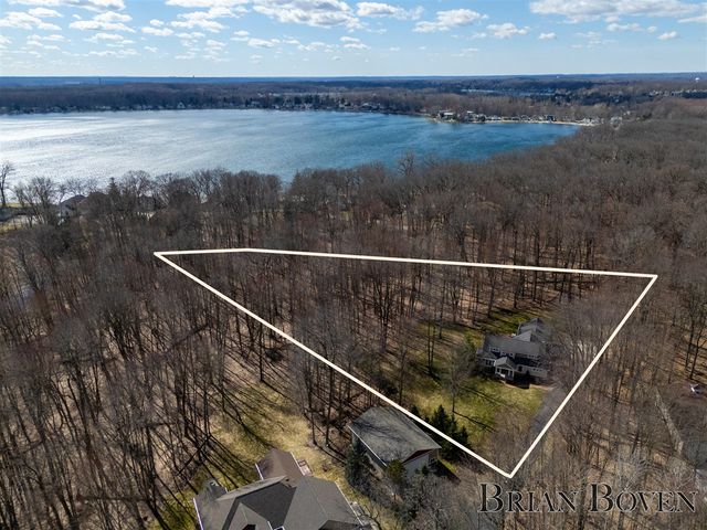 7389 Silver Ridge Drive, Rockford, MI 49341