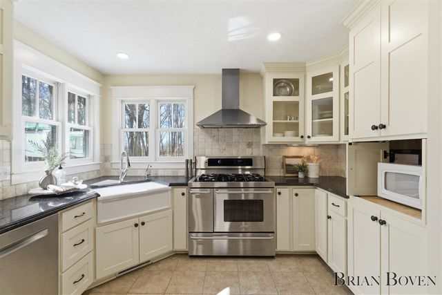 7389 Silver Ridge Drive, Rockford, MI 49341