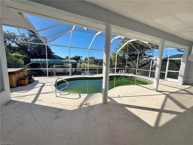 2124 Cornwallis PKWY, Cape Coral, FL 33904