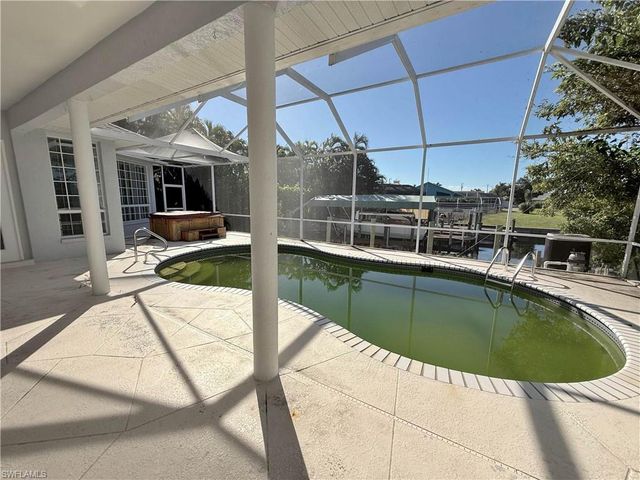 2124 Cornwallis PKWY, Cape Coral, FL 33904