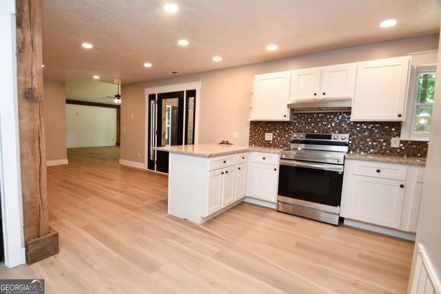 257 Lake Place Drive, Lavonia, GA 30553