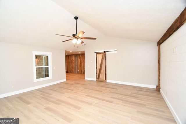 257 Lake Place Drive, Lavonia, GA 30553